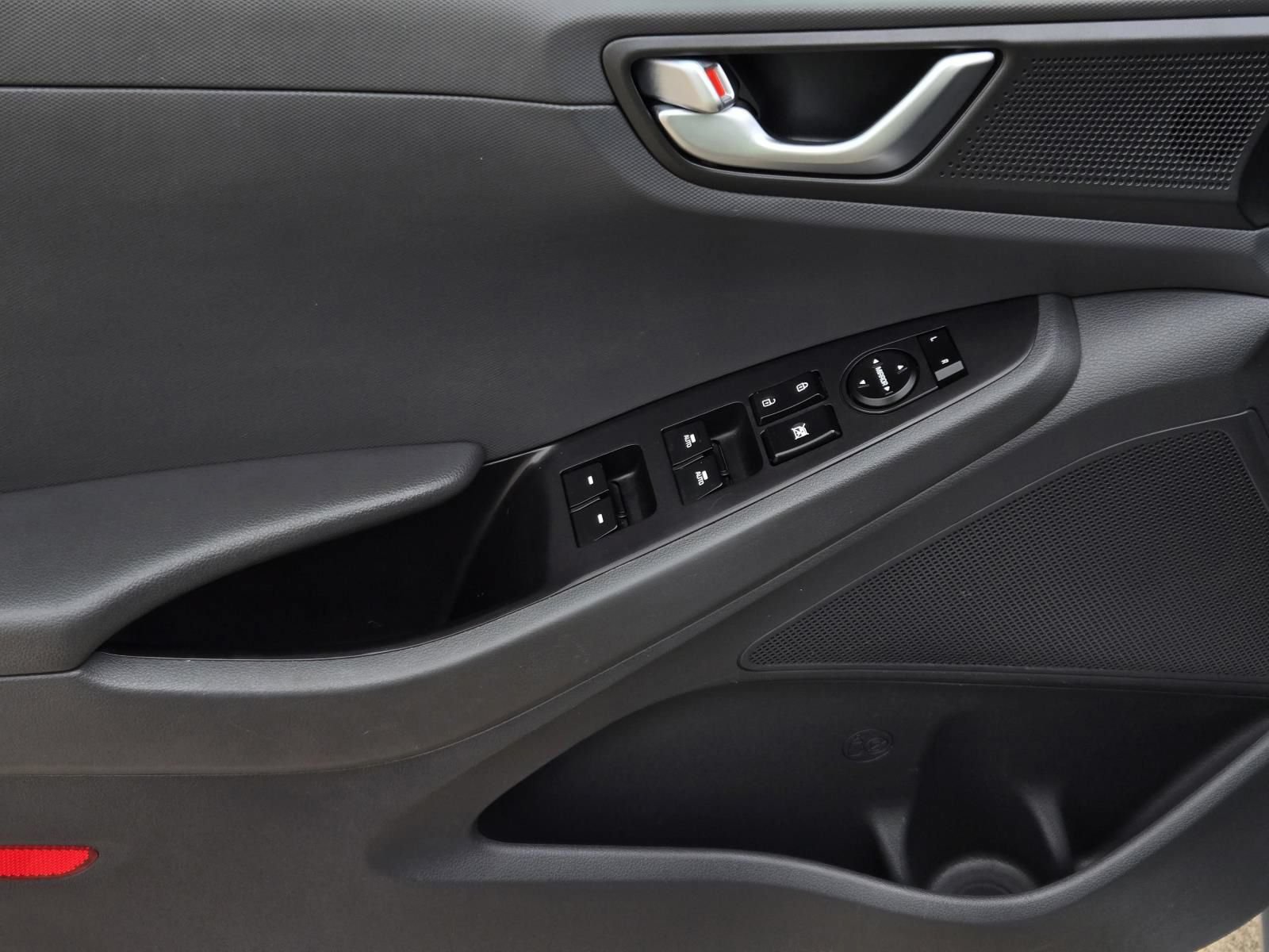 Used 2019 Hyundai Ioniq Limited FWD image 17