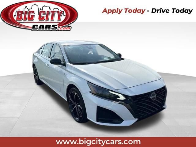 Used 2025 Nissan Altima 2.5 SR AWD/4WD image 1