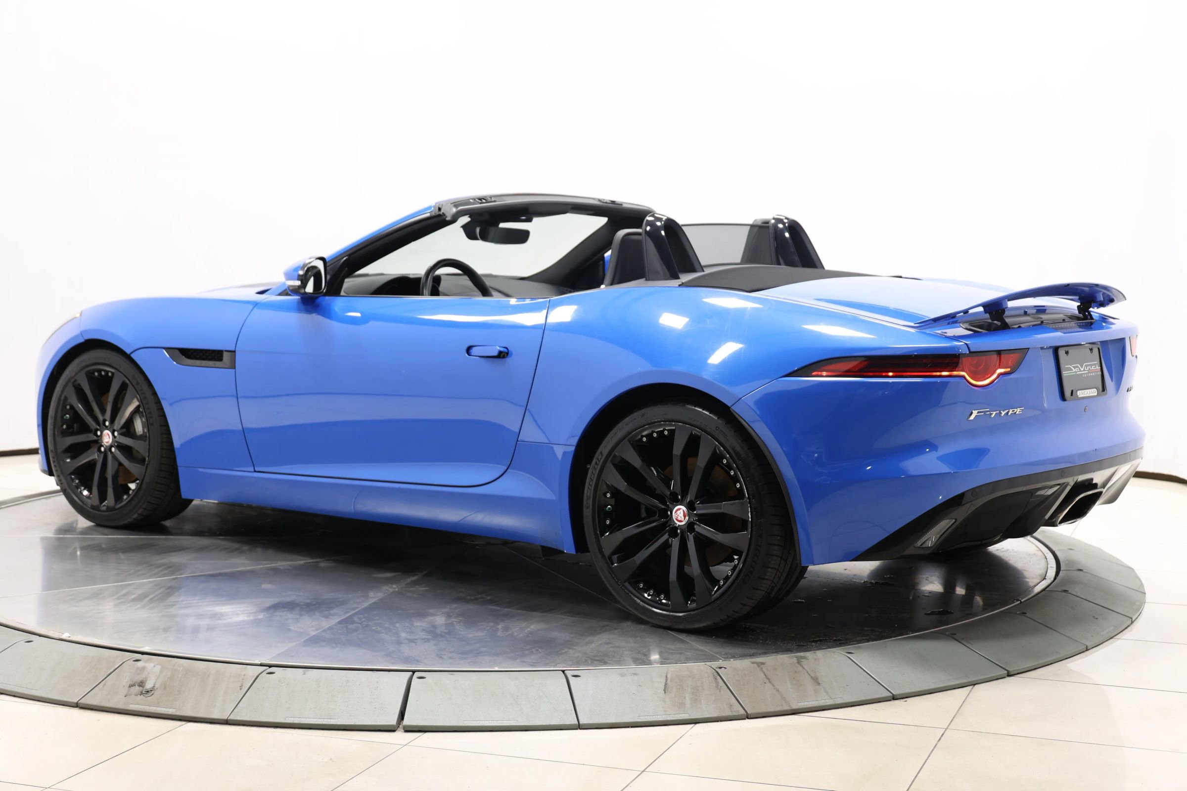 Used 2020 Jaguar F-TYPE Convertible image 40