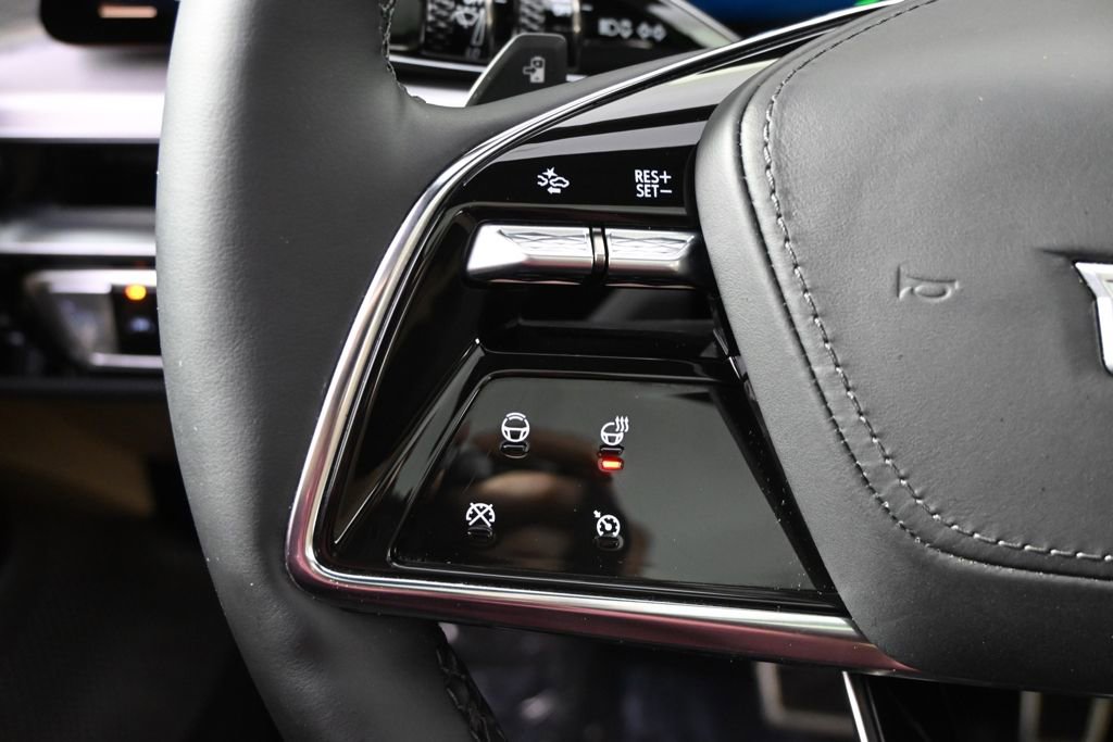 New 2025 Cadillac Lyriq Sport w/ Nappa Leather Package image 34