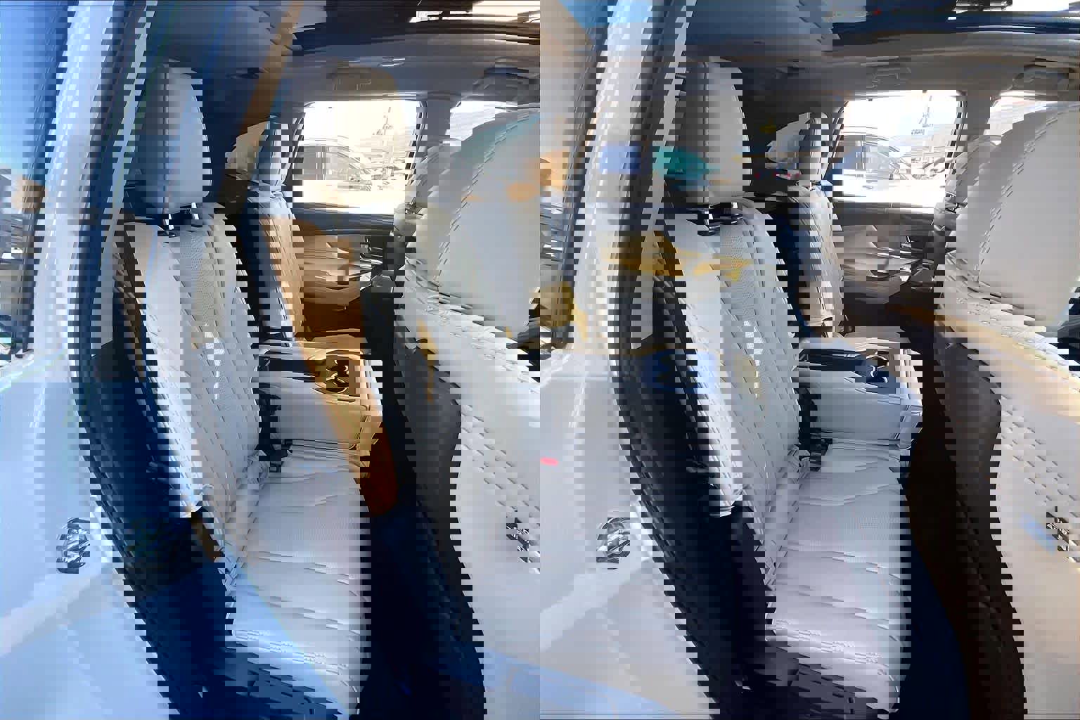 Used 2025 Acura MDX SH-AWD w/ Technology Package image 29