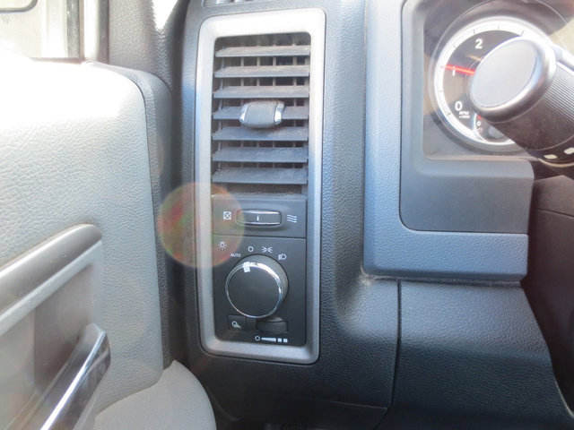 Used 2015 RAM 3500 Tradesman w/ Chrome Appearance Group image 17