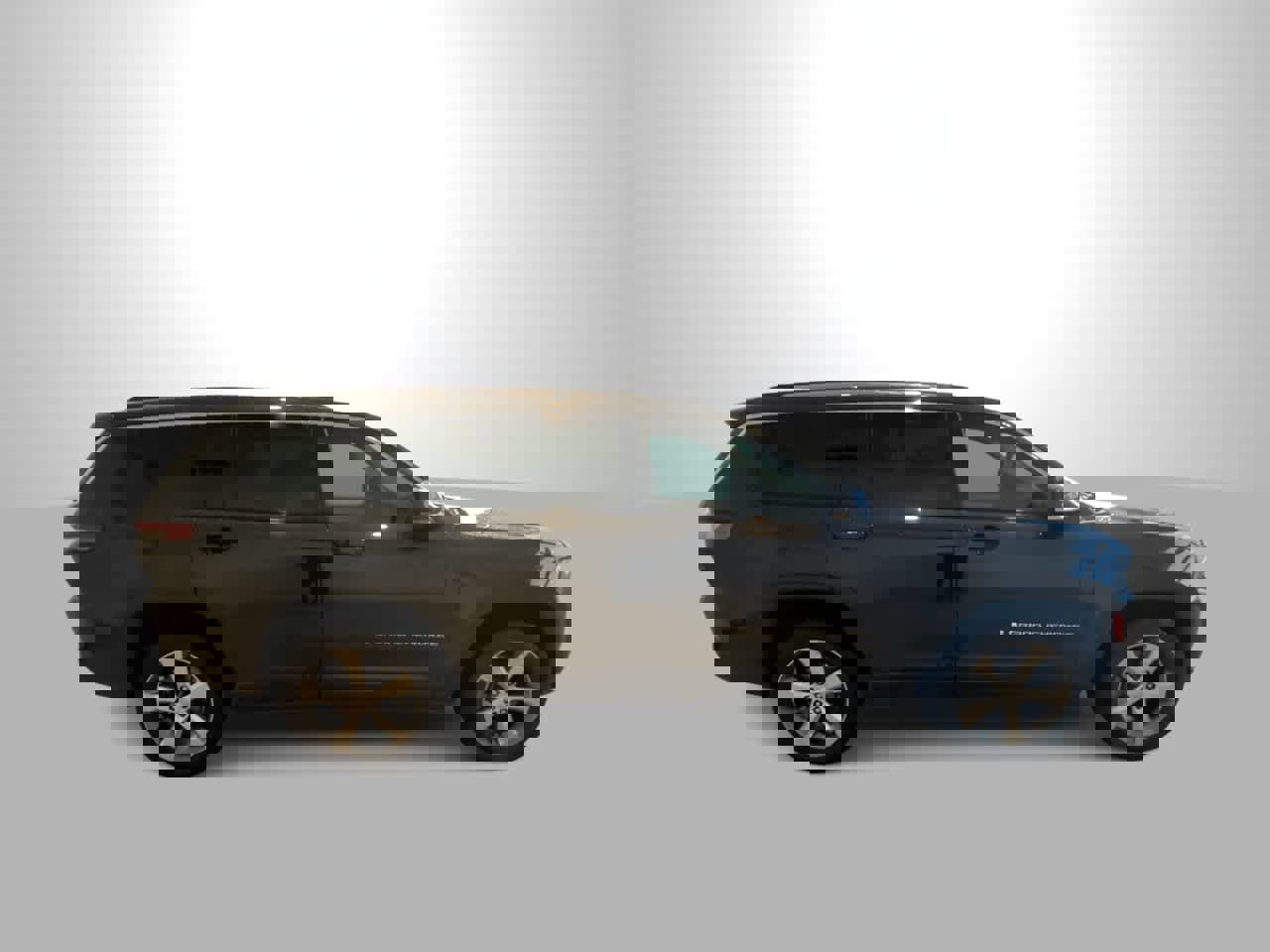 Used 2022 Jeep Grand Cherokee L Limited image 9