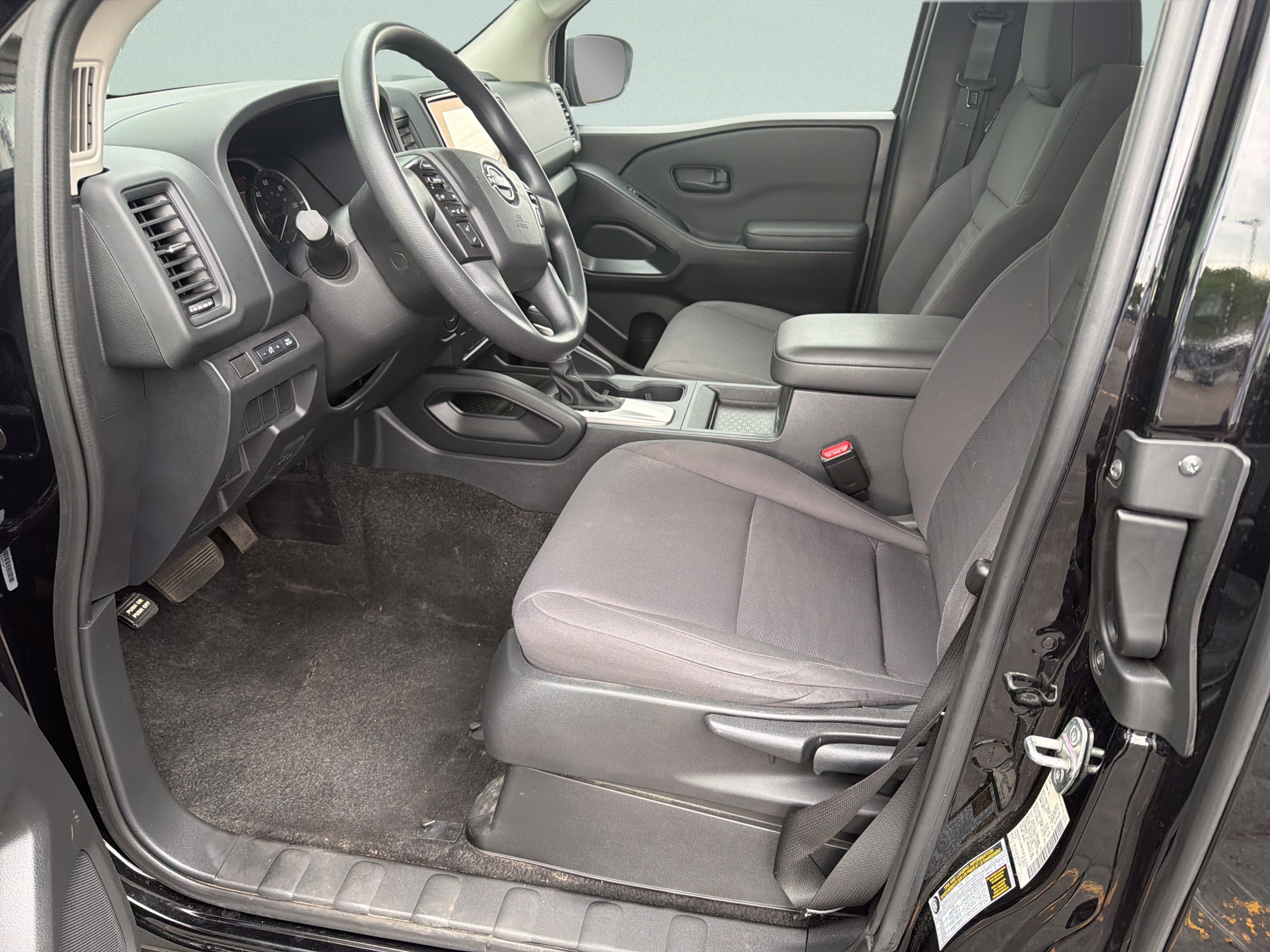Used 2022 Nissan Frontier S RWD image 11