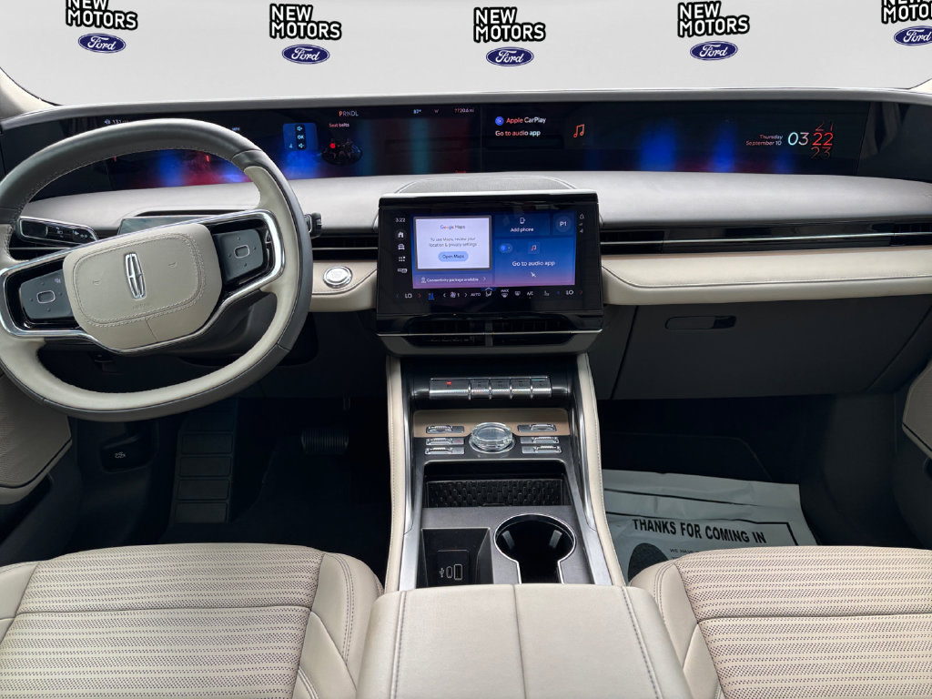 Used 2024 Lincoln Nautilus Reserve AWD/4WD image 11