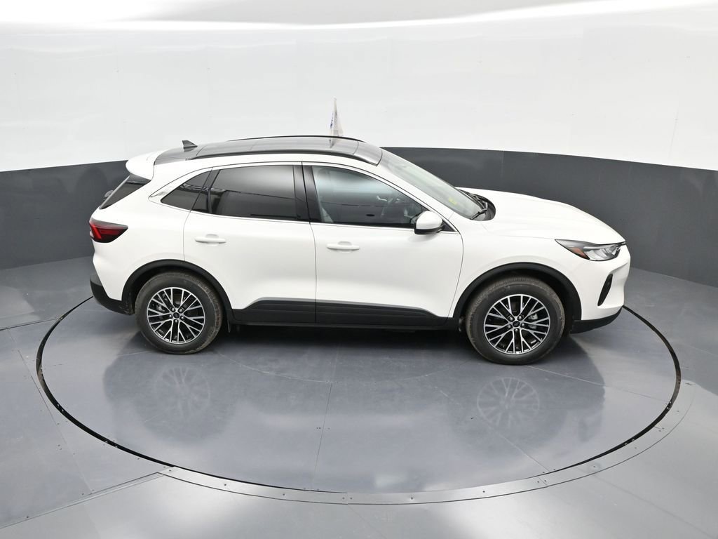 New 2025 Ford Escape SE FWD image 35
