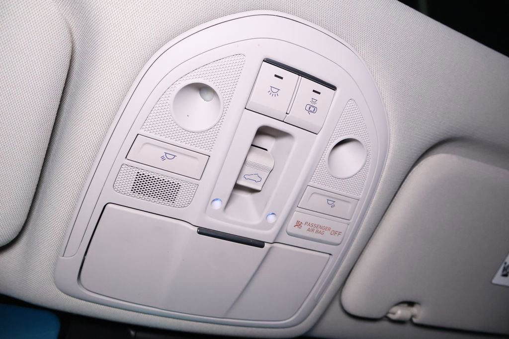 Used 2020 Genesis G70 2.0T w/ Elite Package image 29