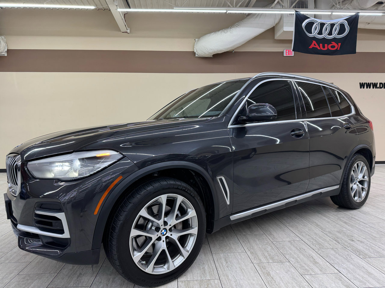 Used 2022 BMW X5 sDrive40i w/ Luxury Seating Package image 5