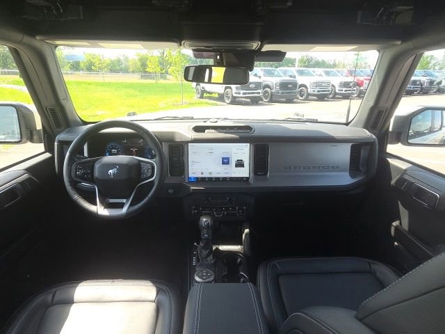 Used 2025 Ford Bronco Outer Banks w/ Sasquatch Package AWD/4WD image 21
