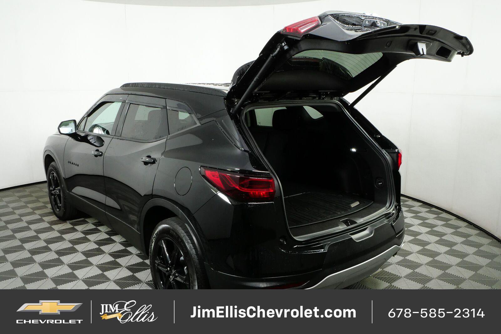 Certified 2024 Chevrolet Blazer LT w/ Convenience Package FWD image 32