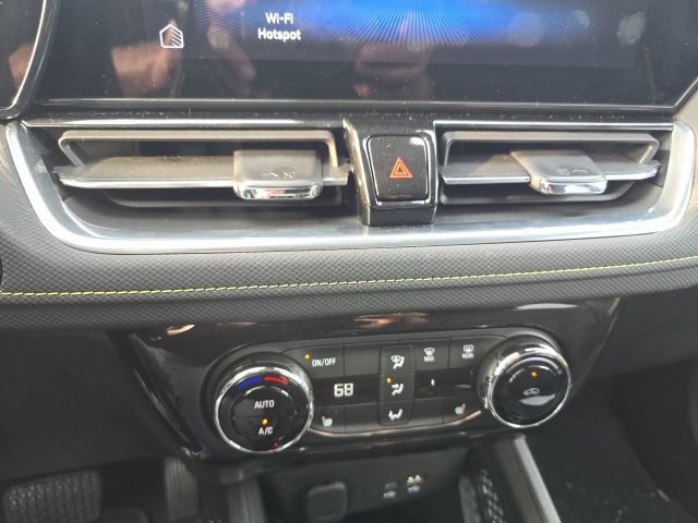 Used 2025 Chevrolet TrailBlazer ACTIV w/ Convenience Package FWD image 13