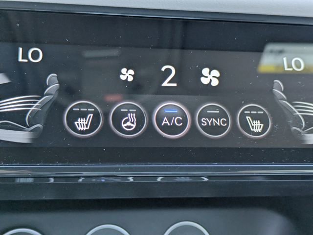 Used 2024 Genesis G70 2.5T AWD/4WD image 23