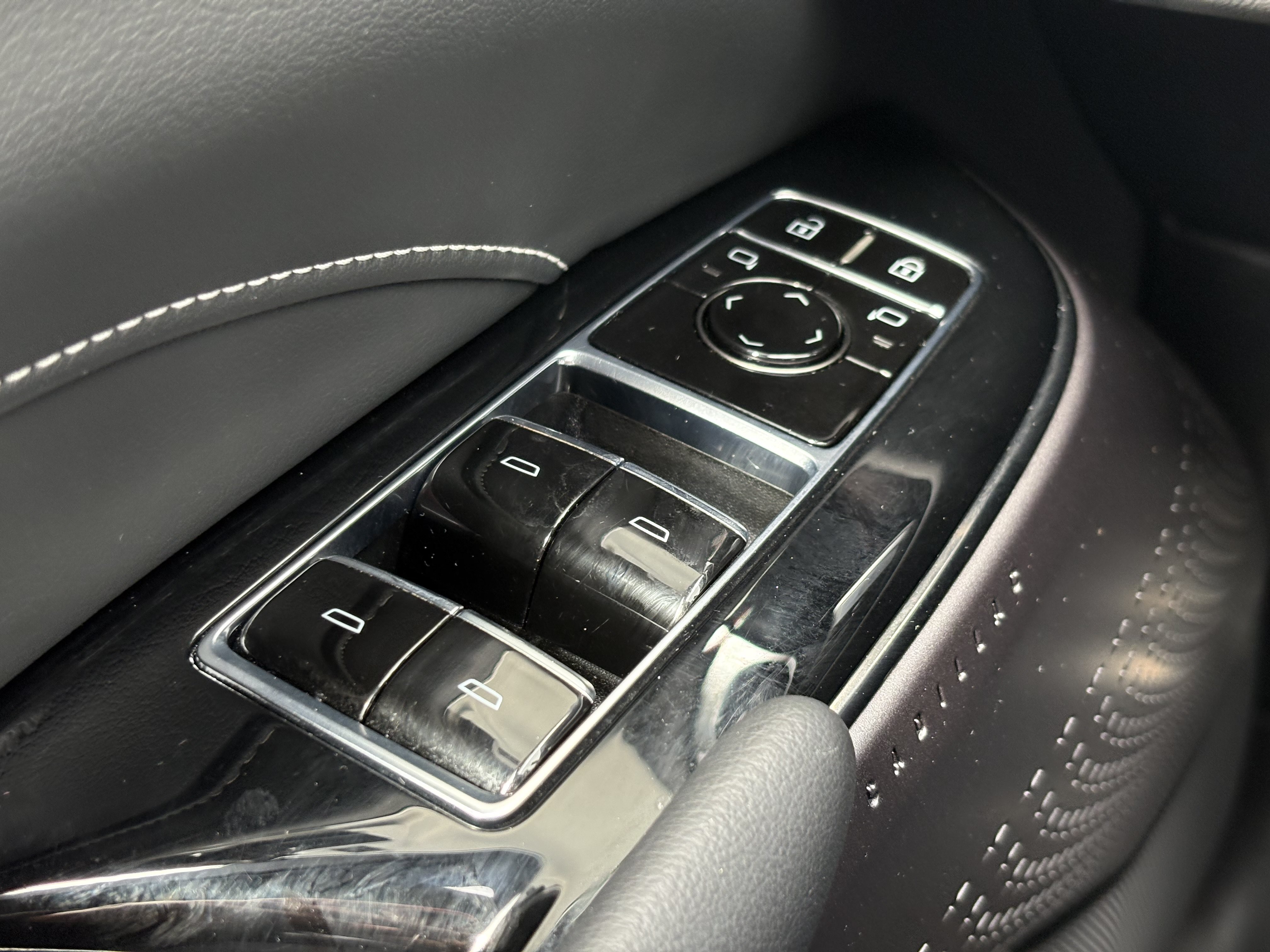 Certified 2024 Cadillac Lyriq Tech AWD/4WD image 32