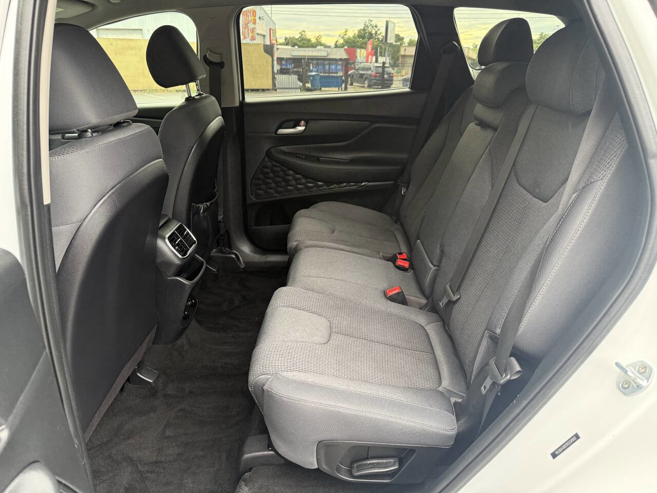 Used 2019 Hyundai Santa Fe SEL FWD image 11
