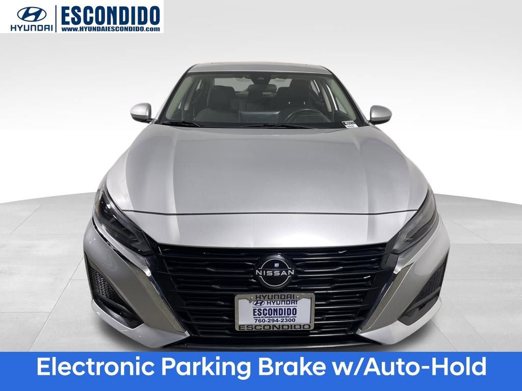 Used 2024 Nissan Altima 2.5 SV w/ SV Premium Package image 8