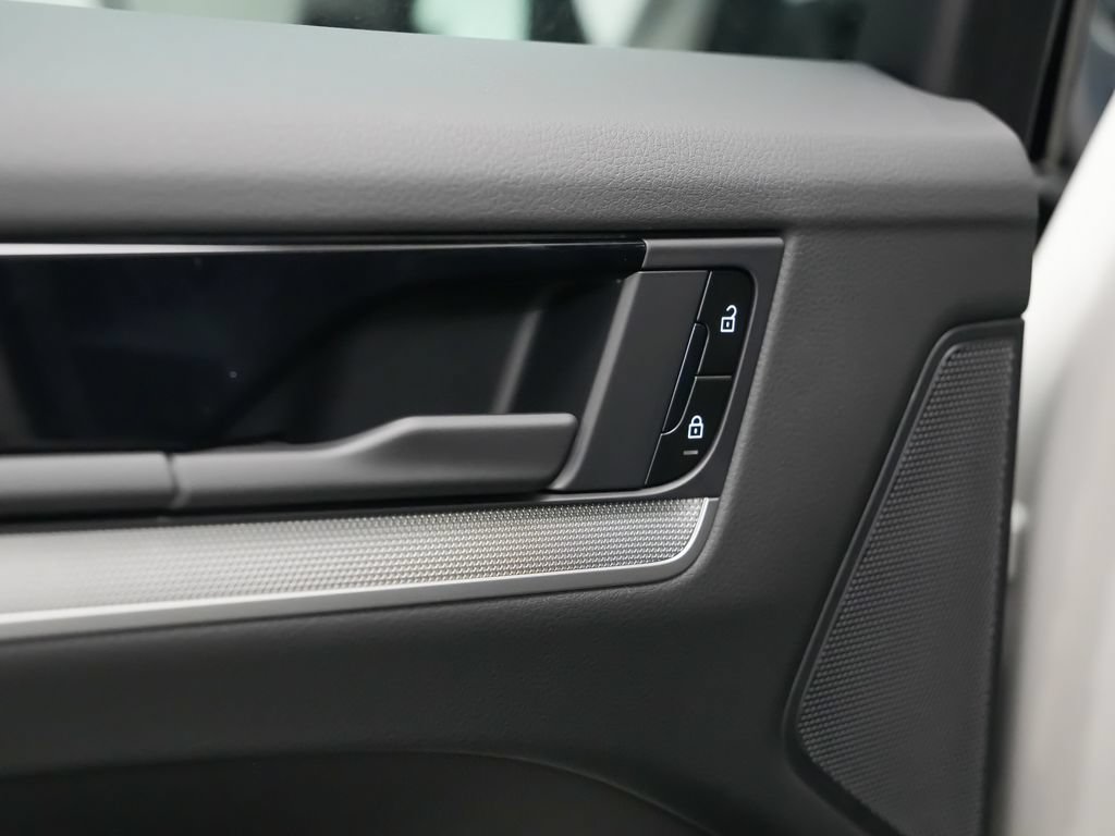 New 2026 Porsche Cayenne AWD/4WD image 15