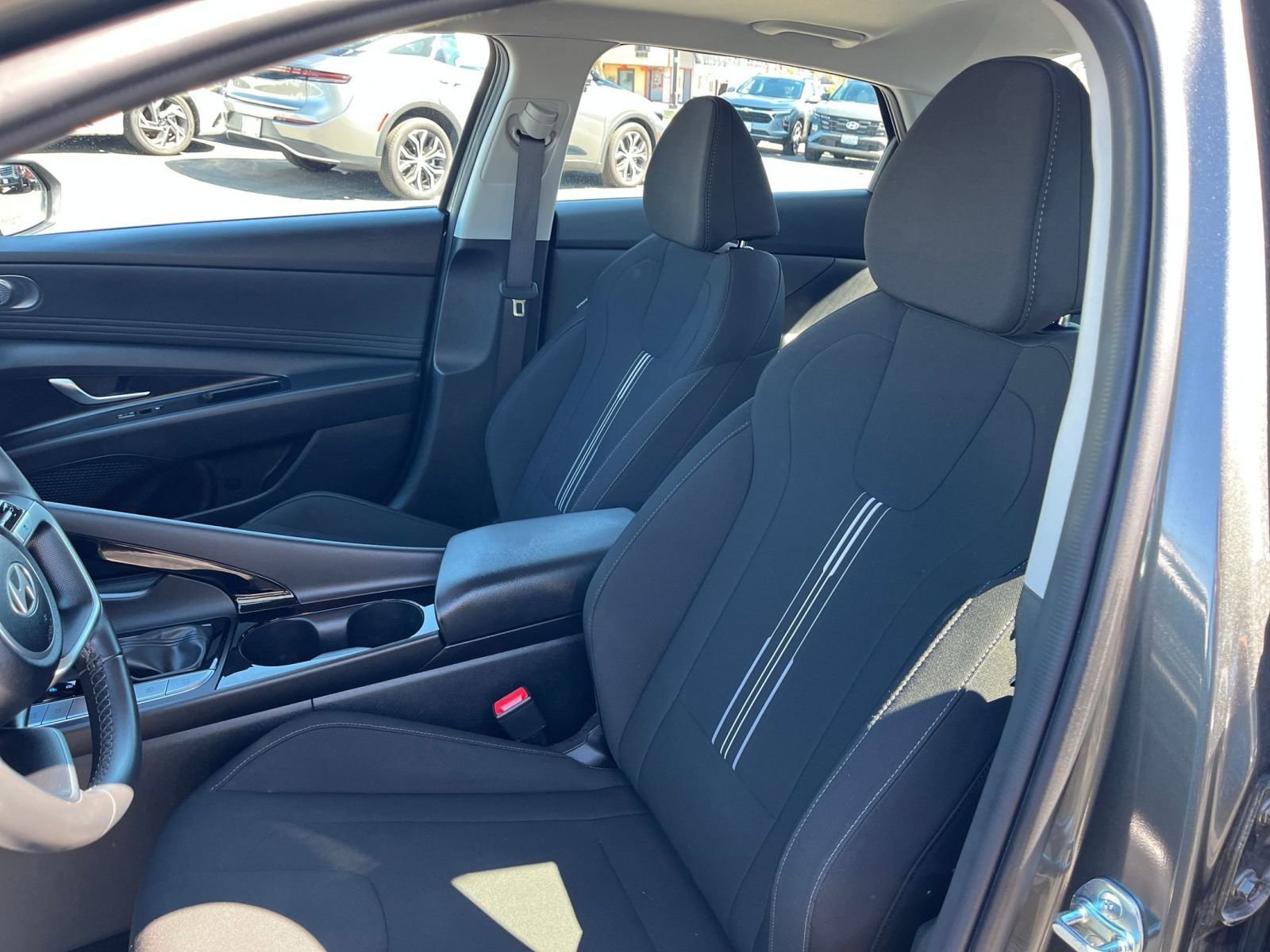 Used 2025 Hyundai Elantra SEL image 28