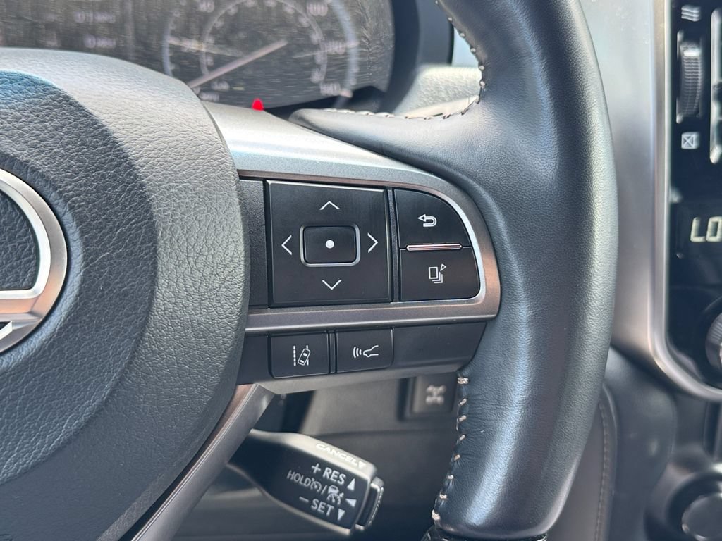 Used 2023 Lexus GX 460 Luxury w/ Sport Design Package AWD/4WD image 12