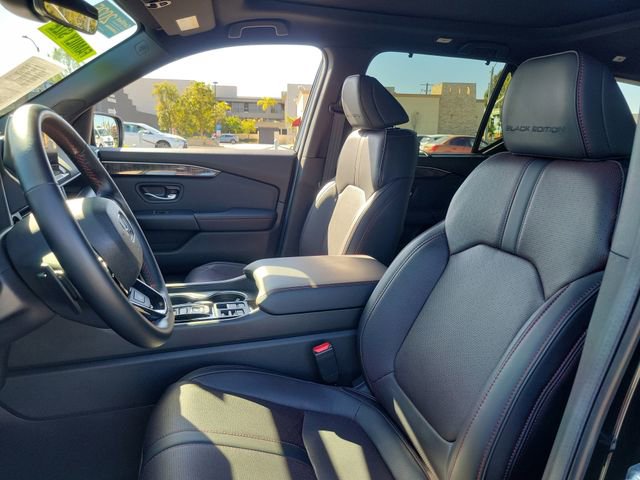 Certified 2025 Honda Pilot Black Edition image 18