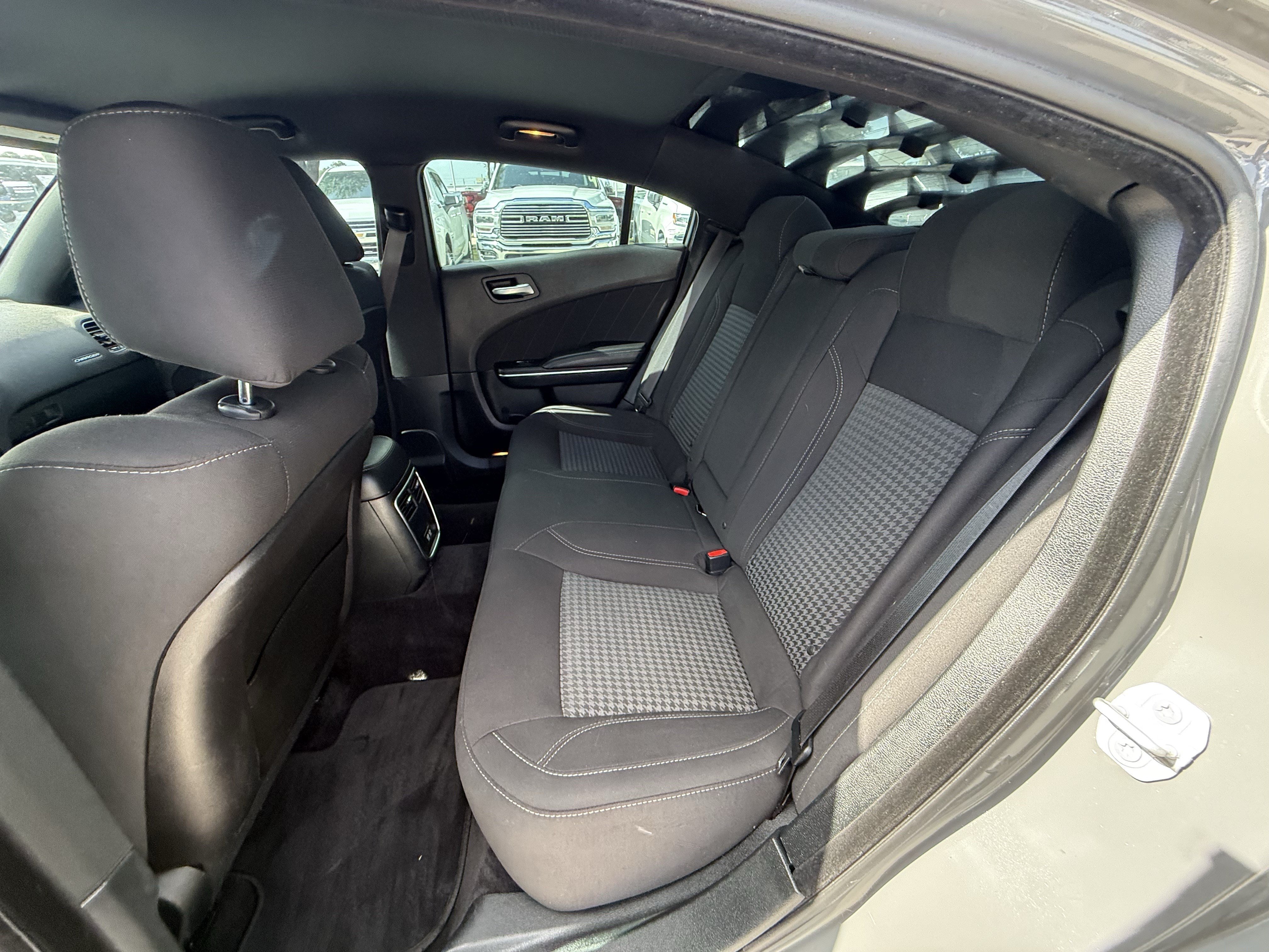 Used 2018 Dodge Charger SXT Plus RWD image 29