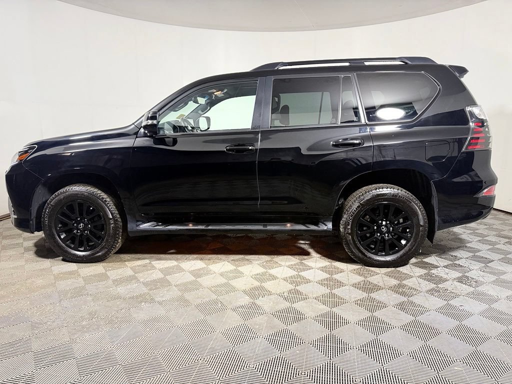 Used 2023 Lexus GX 460 w/ Black Line Special Edition AWD/4WD image 3
