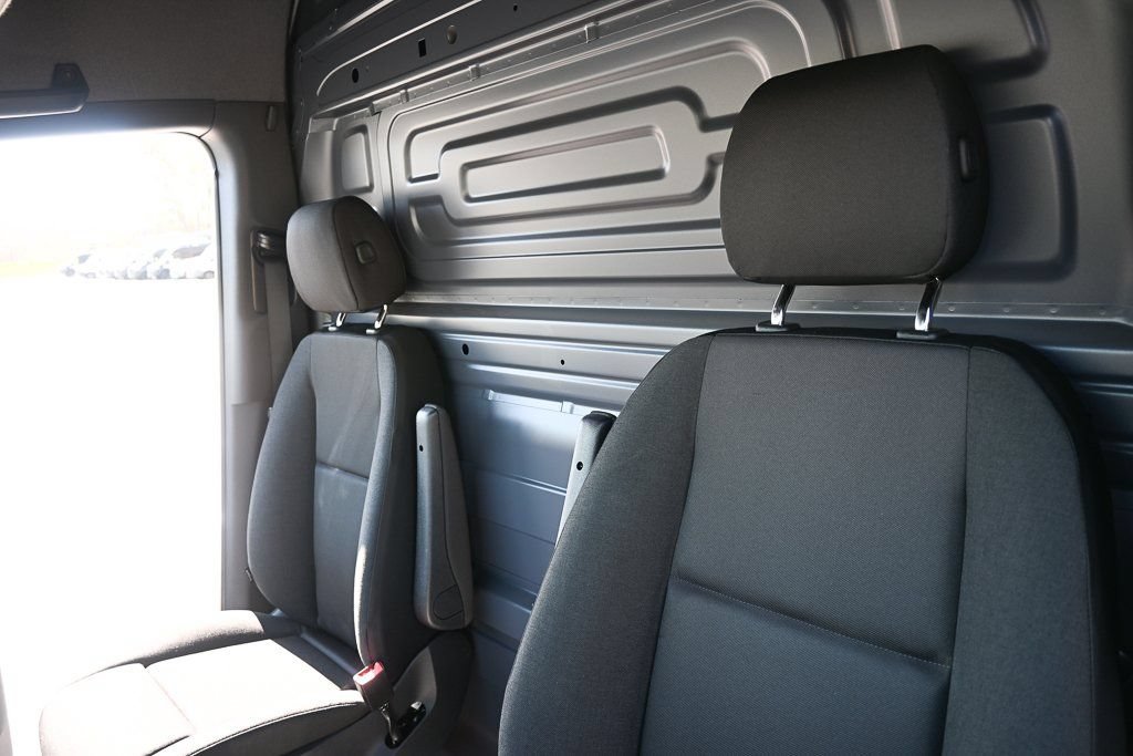 Used 2026 Mercedes-Benz Sprinter 2500 image 5