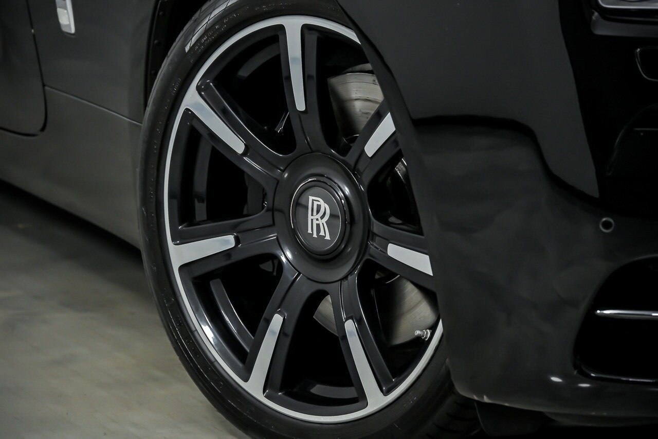 Used 2016 Rolls-Royce Wraith RWD image 4
