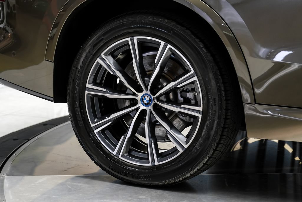 Used 2024 BMW X5 xDrive50e w/ M Sport Package AWD/4WD image 55