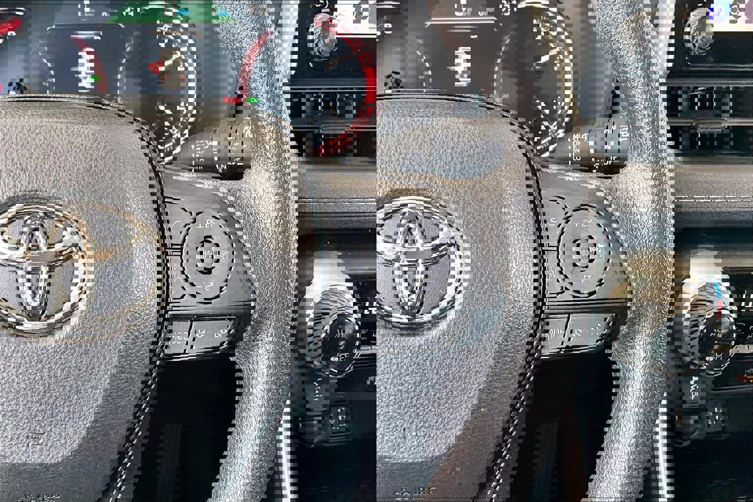 Used 2025 Toyota RAV4 XLE image 21