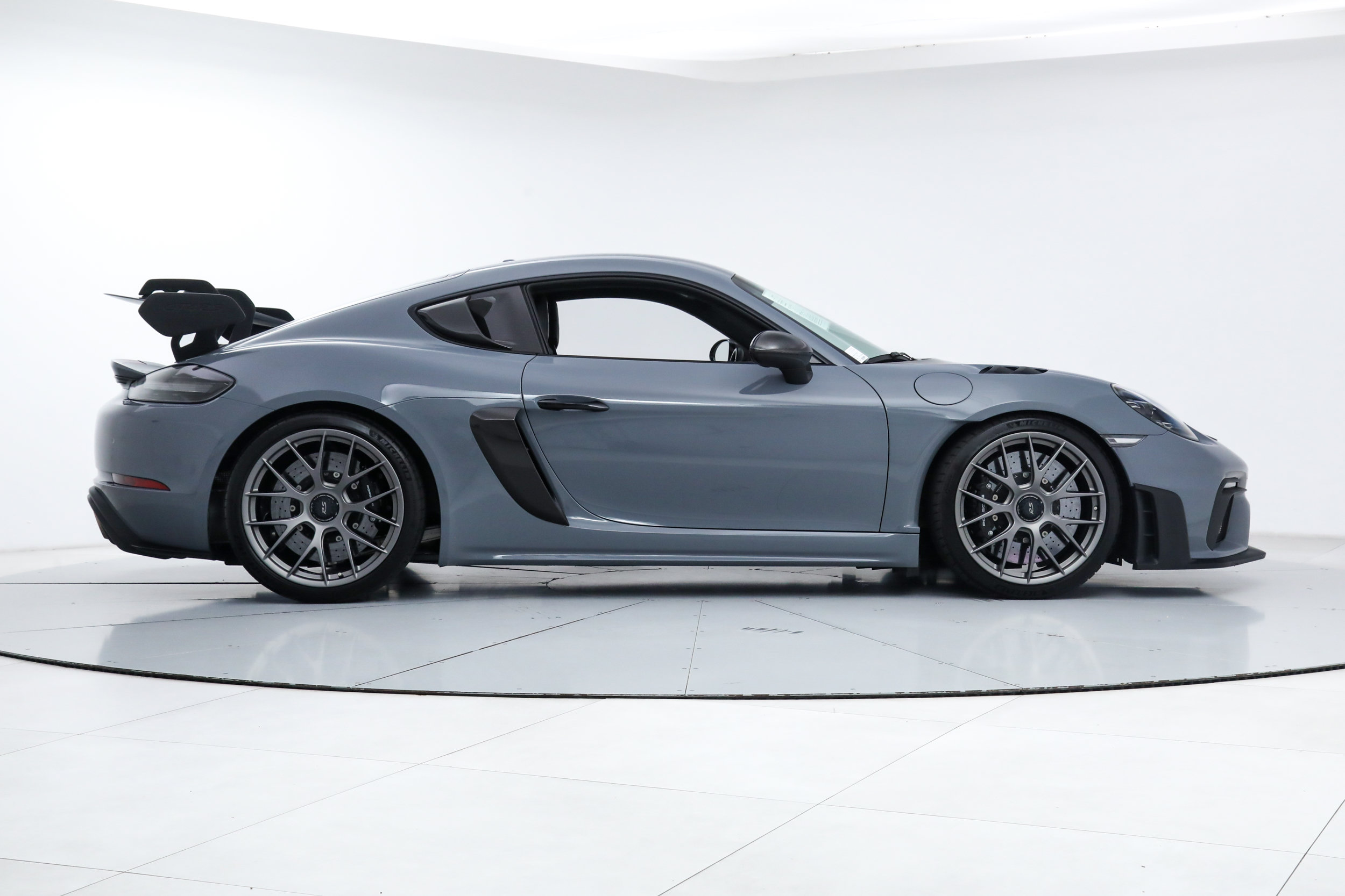 Used 2023 Porsche 718 Cayman GT4 RS RWD image 6