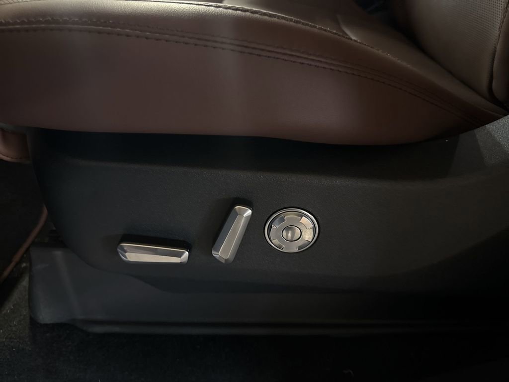 New 2026 Lincoln Navigator L Reserve image 14