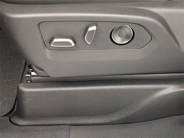 Certified 2025 GMC Yukon Denali image 13