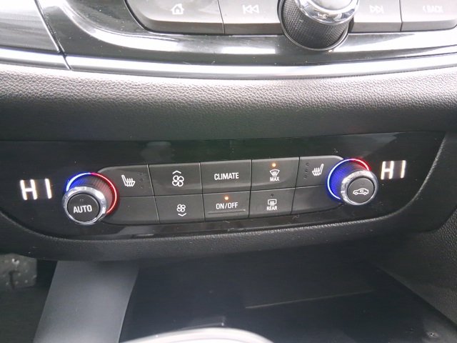 Used 2019 Buick Enclave Essence image 29