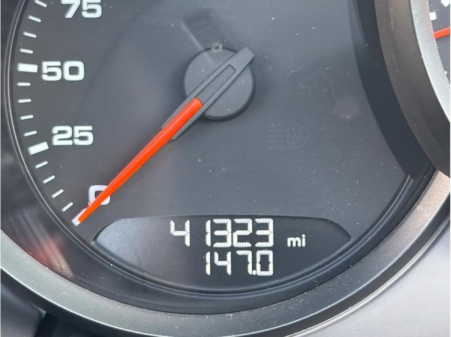 Used 2018 Porsche 718 Boxster image 14