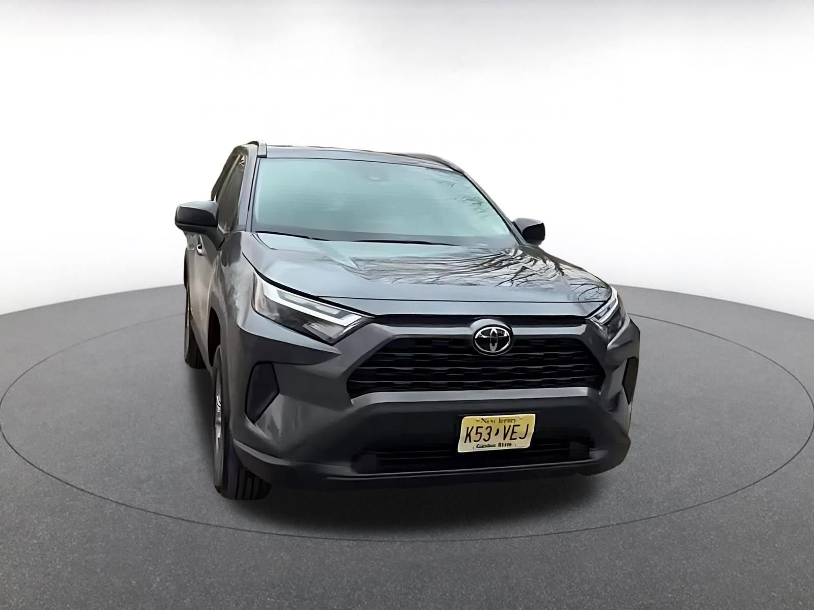 Used 2025 Toyota RAV4 LE AWD/4WD image 3