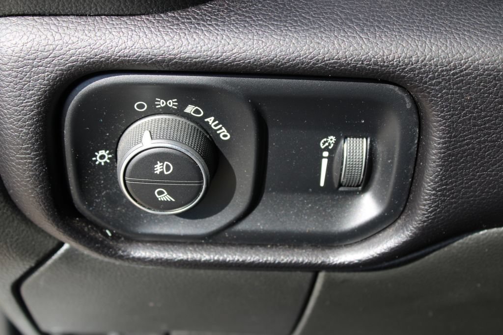 Used 2024 RAM 2500 Big Horn AWD/4WD image 28