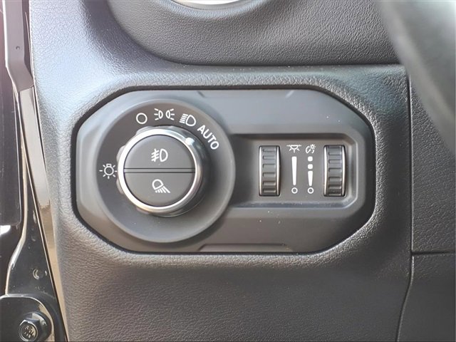 Used 2021 Jeep Gladiator Overland image 17