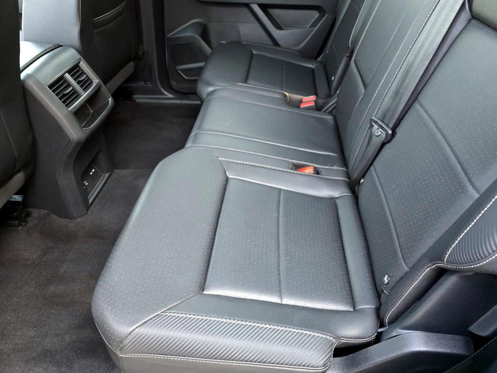 Used 2023 Volkswagen Atlas Cross Sport SE w/ Panoramic Sunroof Package image 28