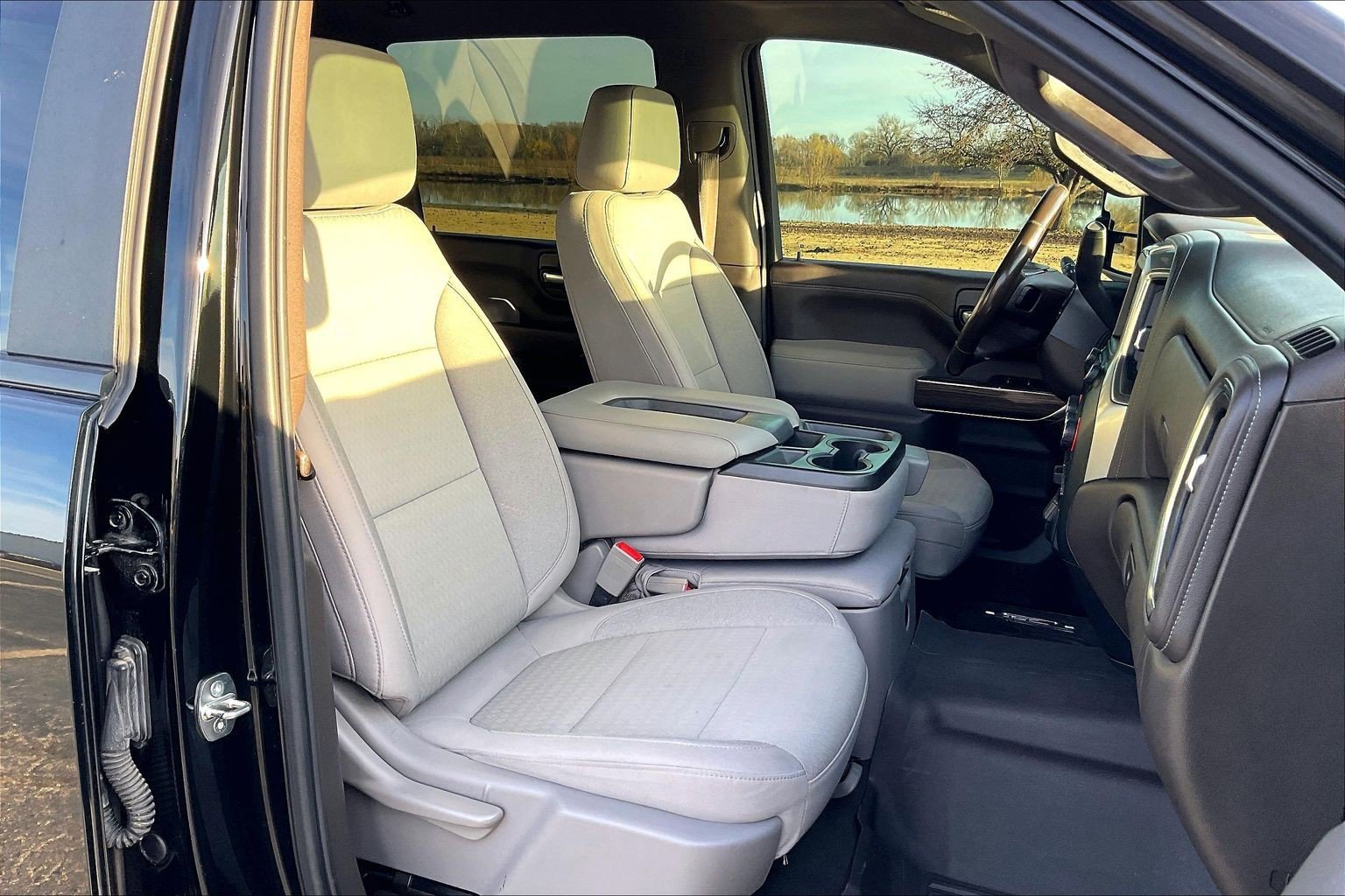 Used 2020 Chevrolet Silverado 2500 LT w/ Texas Edition image 8