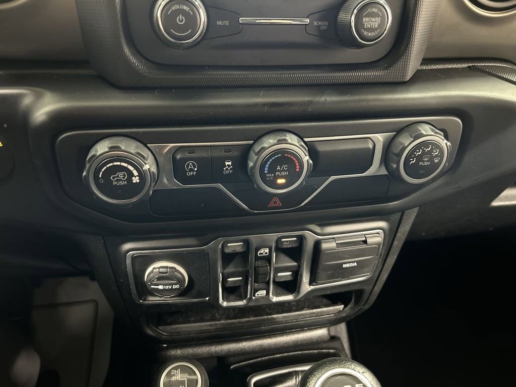 Used 2019 Jeep Wrangler Unlimited Sport S AWD/4WD image 16