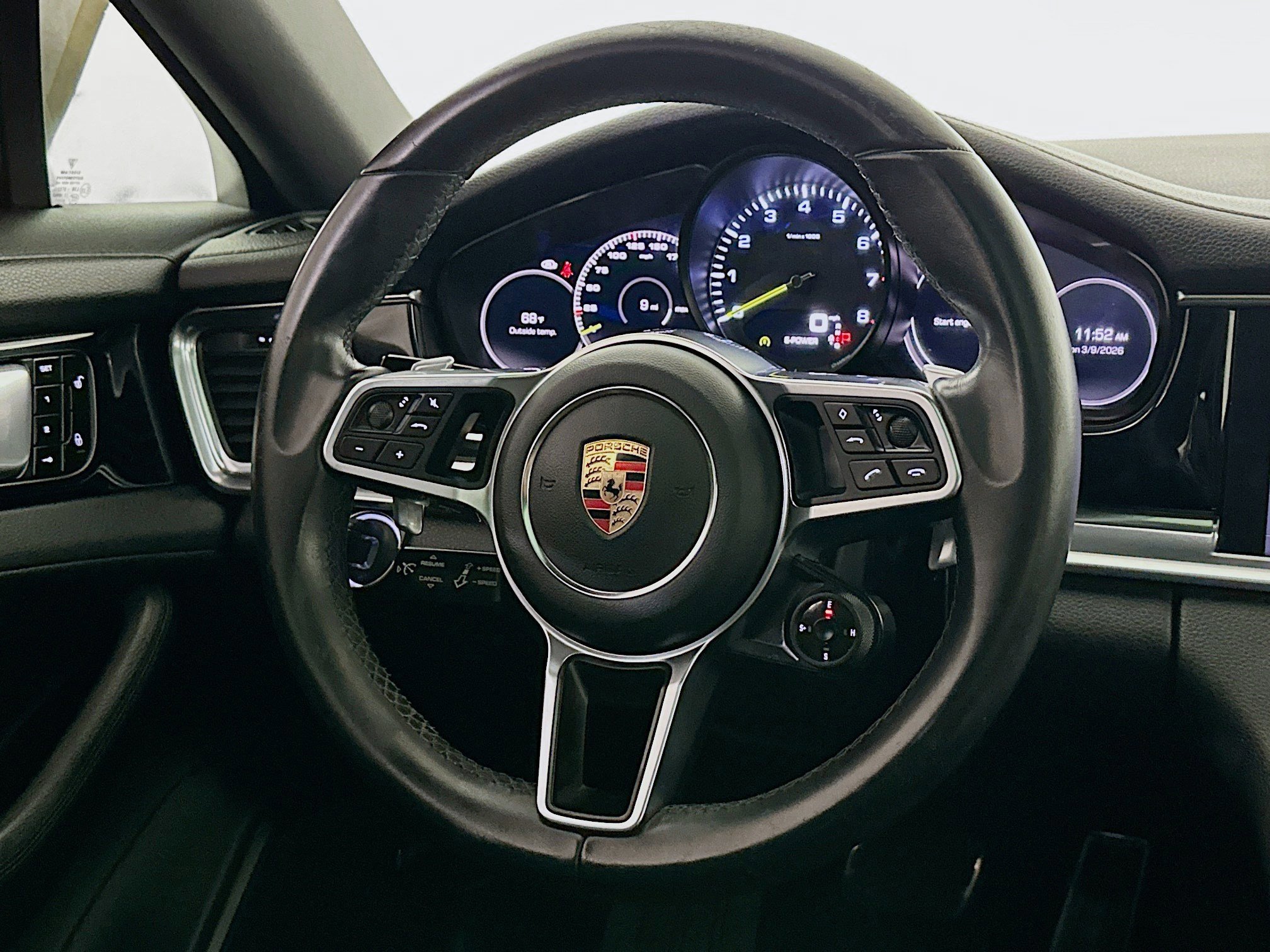 Used 2018 Porsche Panamera 4 image 8
