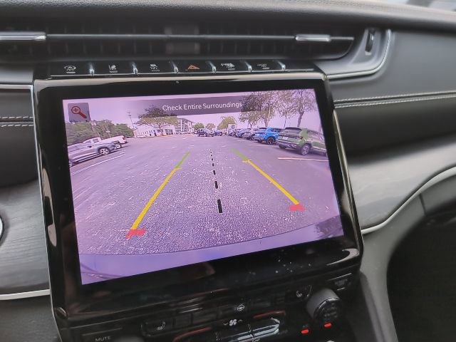 Used 2022 Jeep Grand Cherokee L Limited image 19