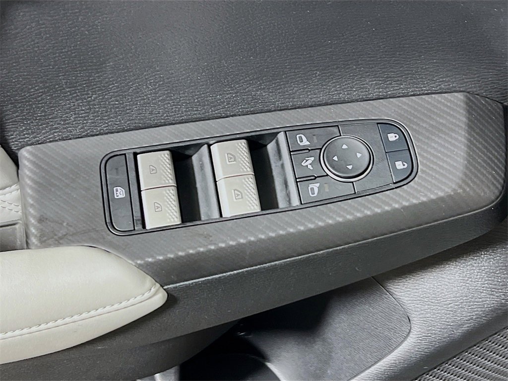 Used 2023 Mitsubishi Outlander SEL image 17