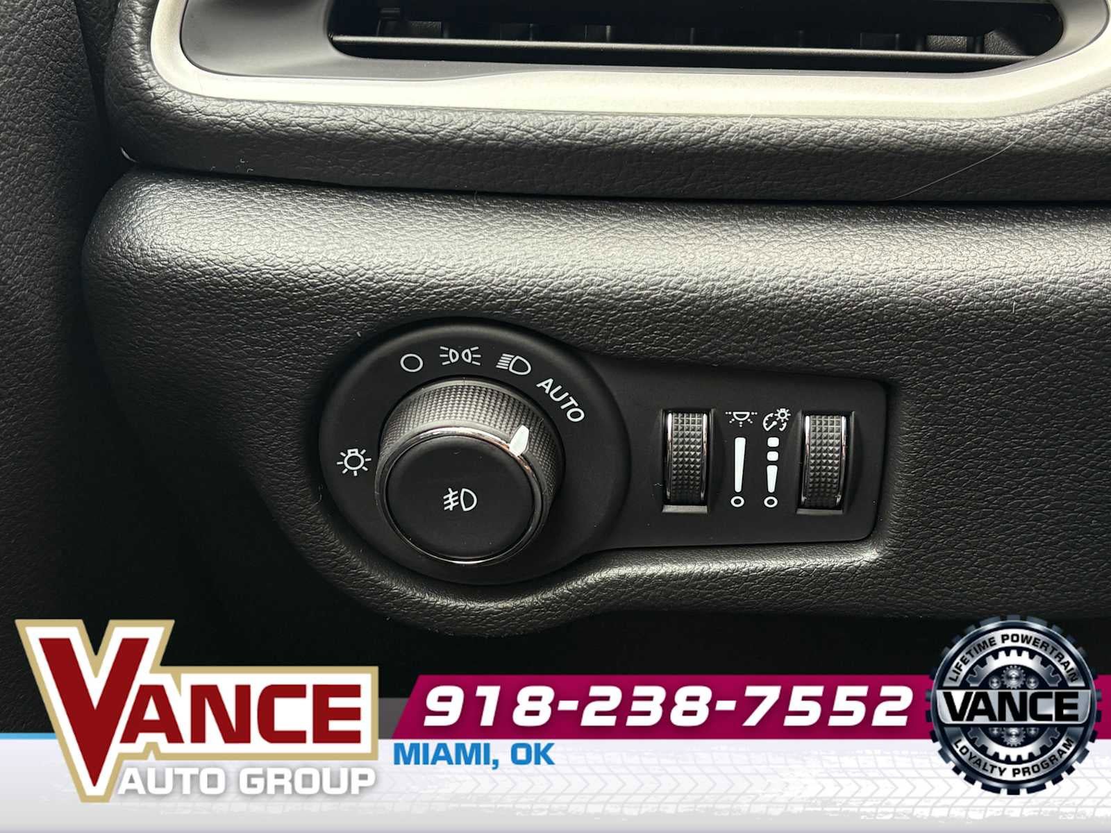 New 2026 Chrysler Pacifica Select w/ S Appearance Package FWD image 34
