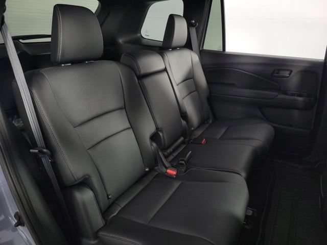 Used 2025 Honda Passport EX-L image 16