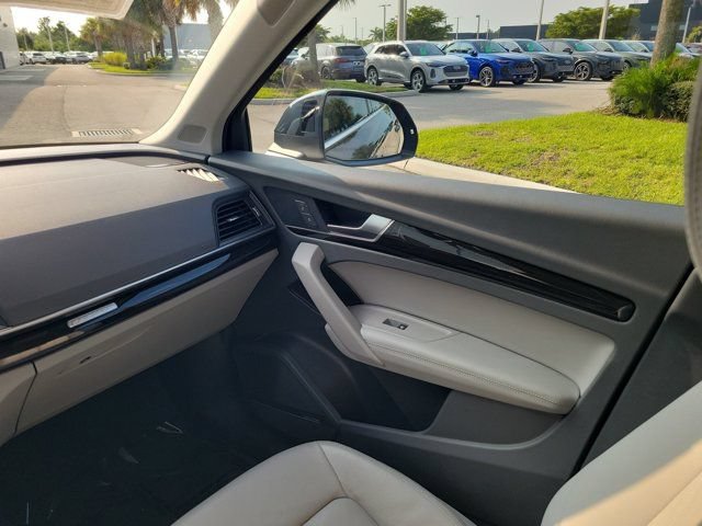 Used 2019 Audi Q5 Prestige w/ Prestige Package AWD/4WD image 14