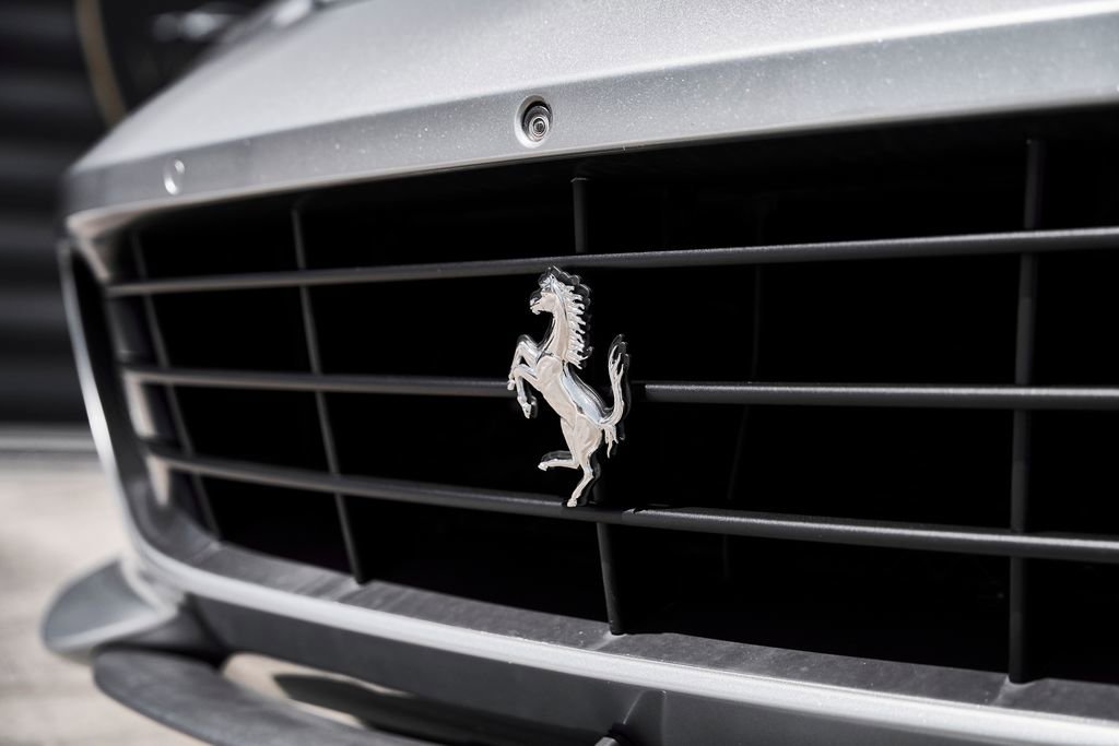 Used 2018 Ferrari GTC4Lusso AWD/4WD image 8