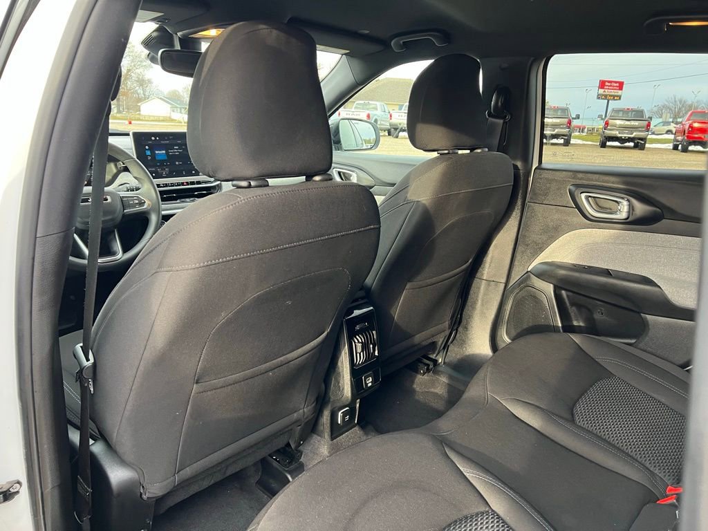 Used 2023 Jeep Compass Sport image 21