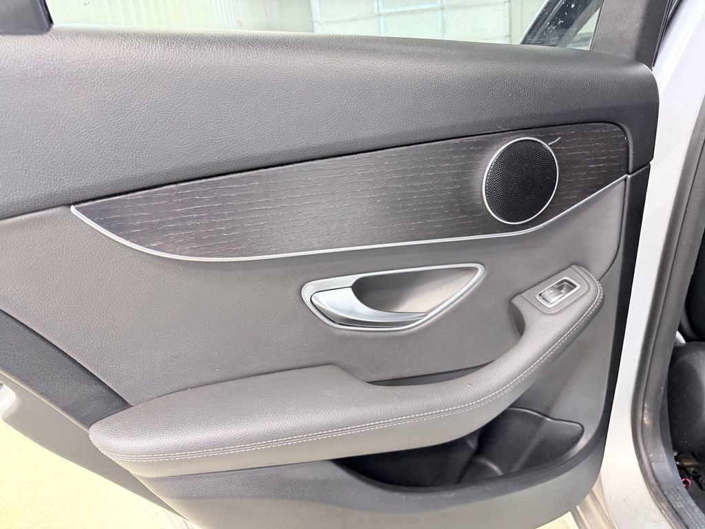 Used 2020 Mercedes-Benz C 300 Sedan image 17
