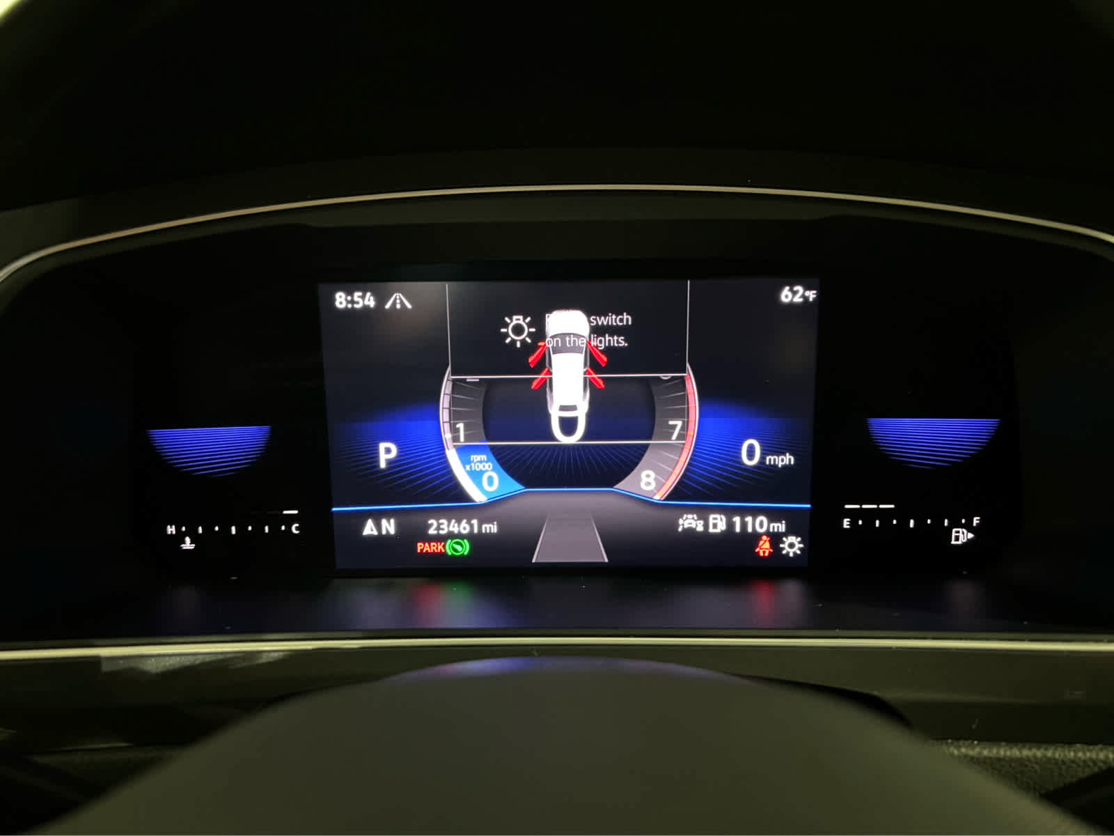 Used 2022 Volkswagen Tiguan SE w/ Panoramic Sunroof Package image 17